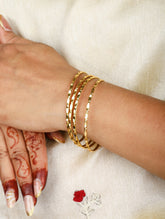 Meera Bangles (Set of 4)