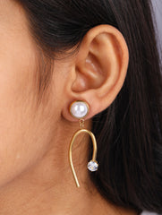 Pearl Drop Curve Earrings