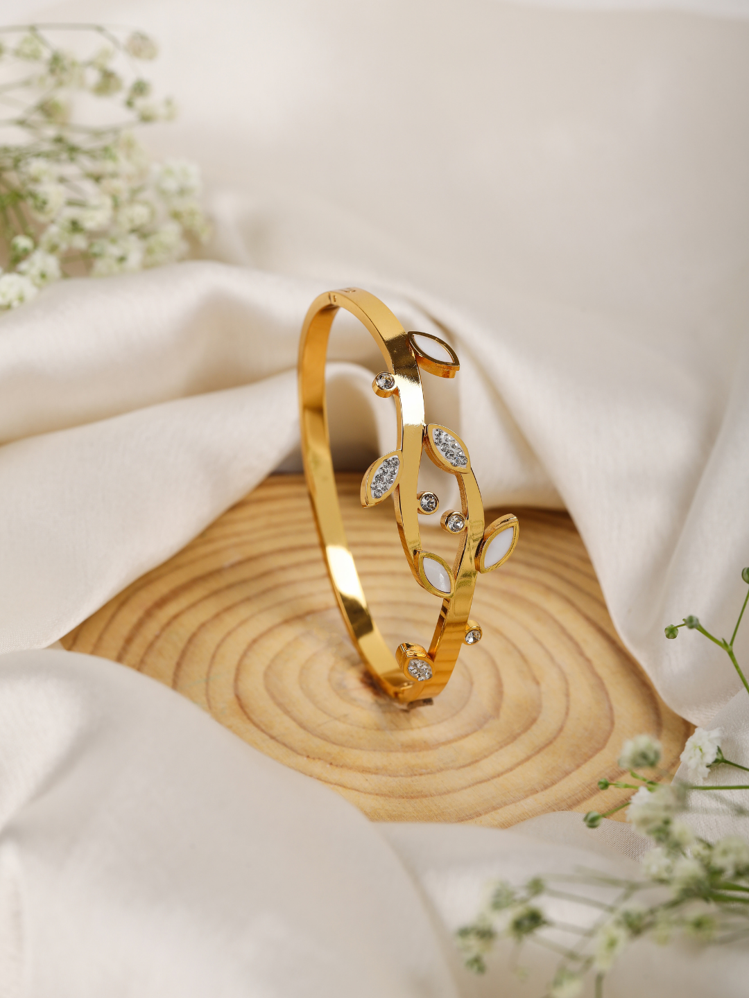 Leafy Elegance Bracelet
