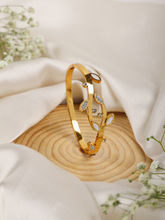 Leafy Elegance Bracelet