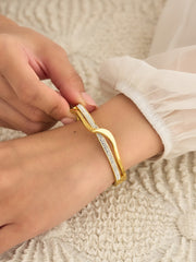 Veloura Twist Women’s Bracelet