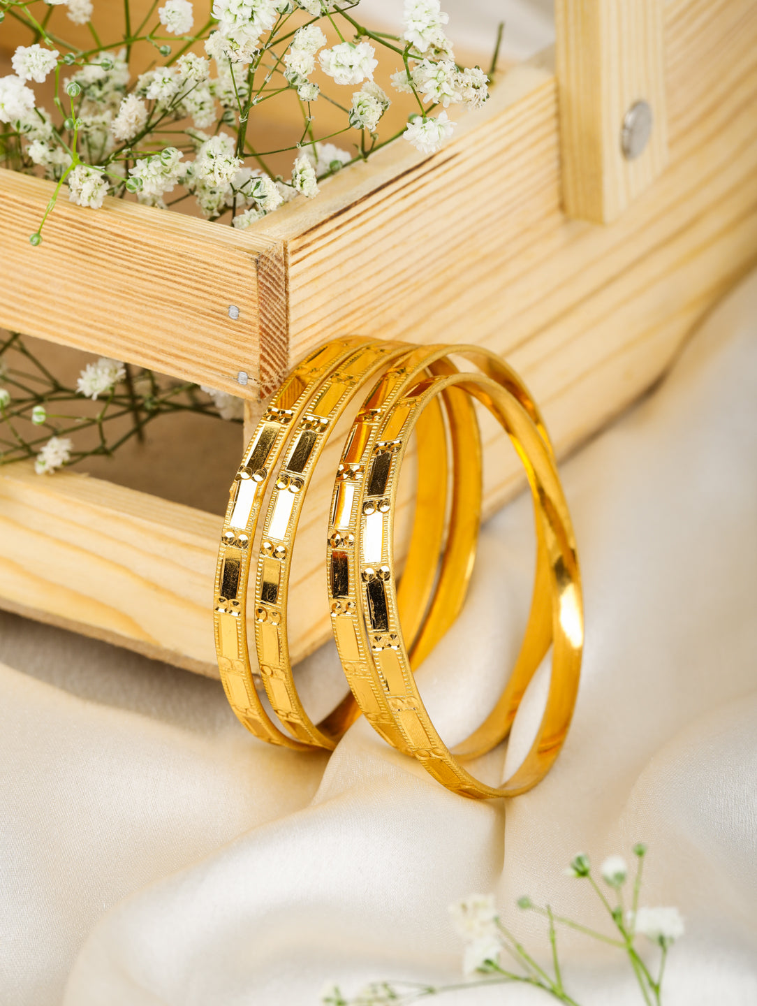 Yashvi Bangles (Set of 4)