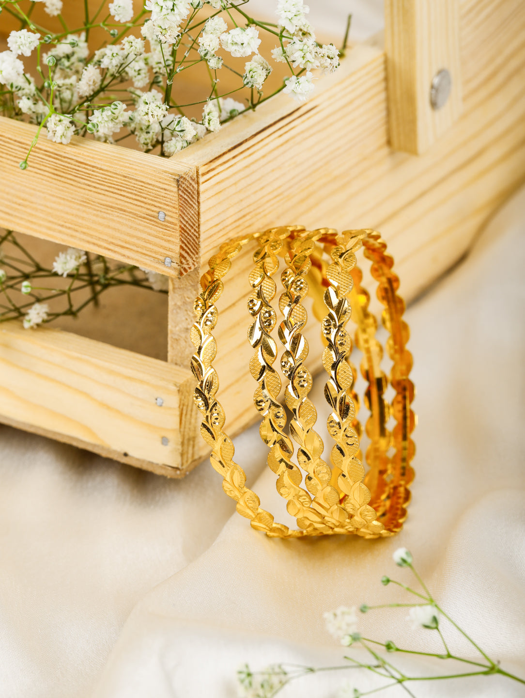 Manya Bangles (Set of 4)