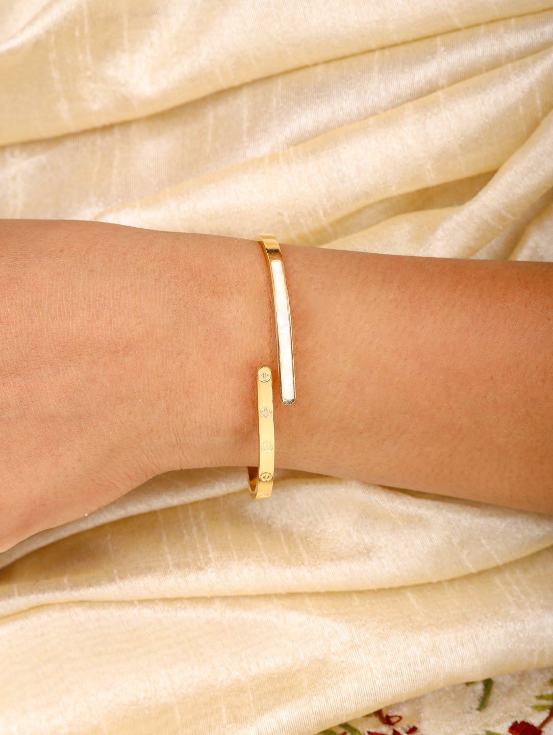 Classic Gold Bracelet