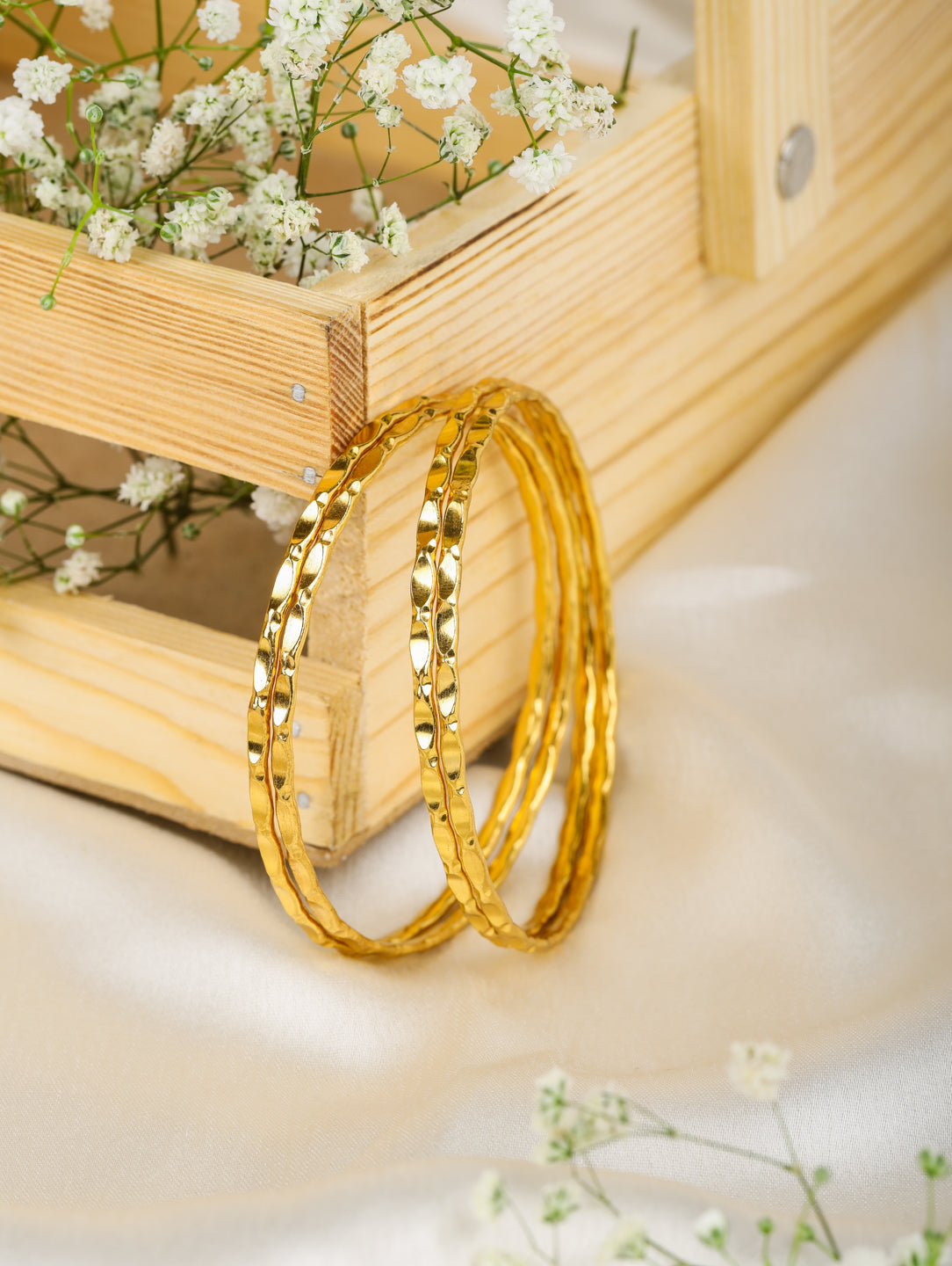 Meera Bangles (Set of 4)