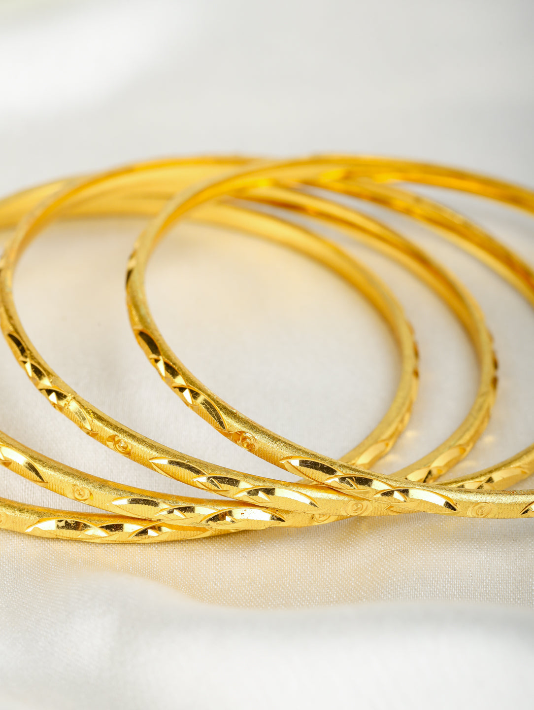 Meera Bangles (Set of 4)