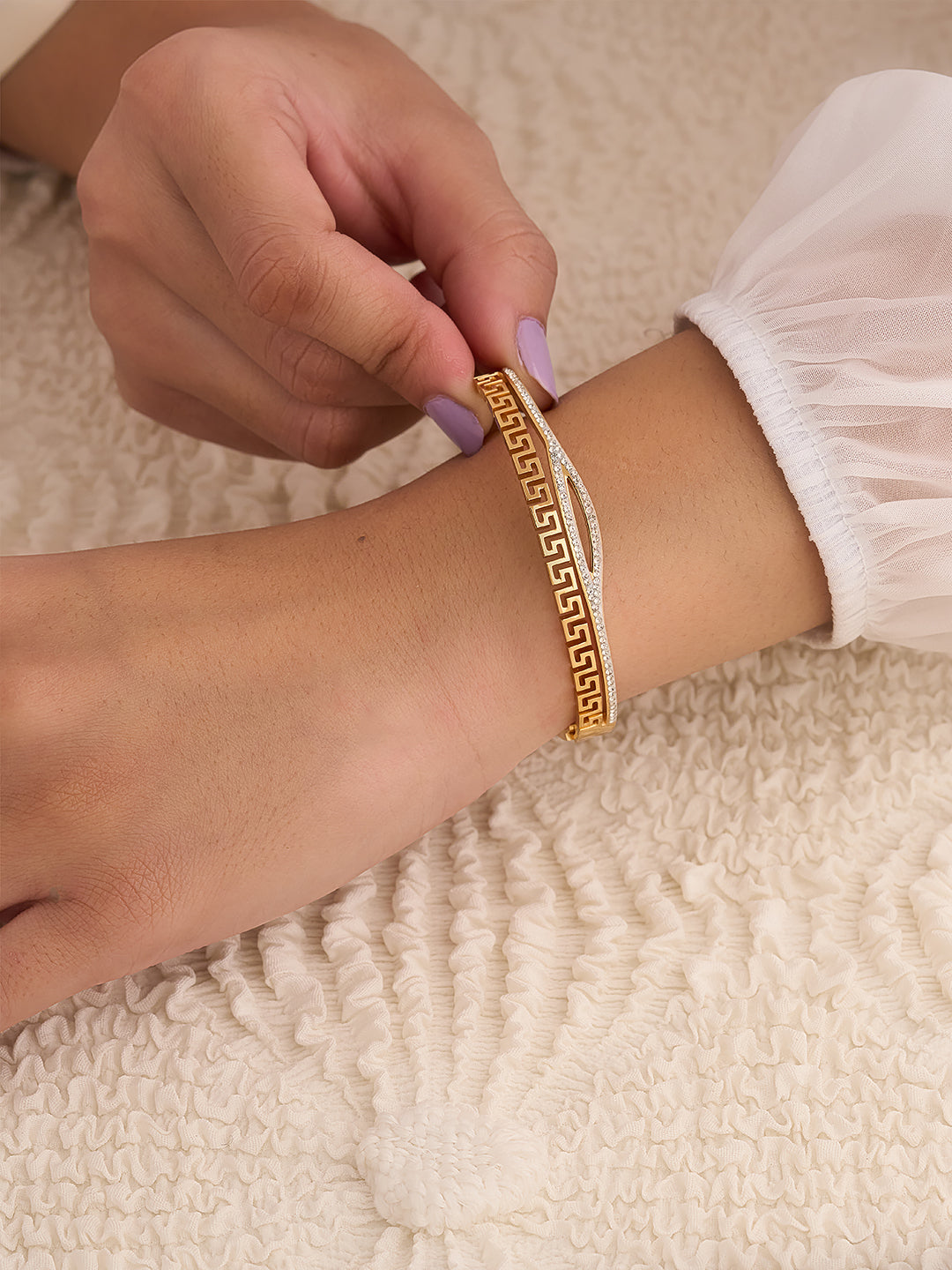 Golden Heritage Curve Bracelet