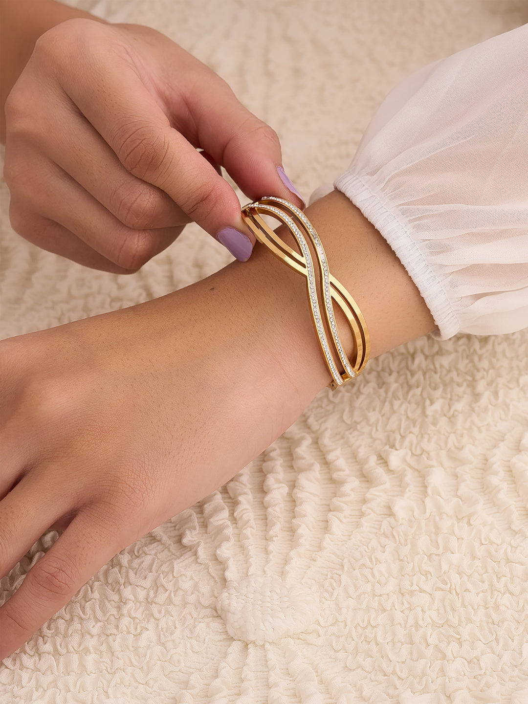 Elora Curve Women’s Bracelet