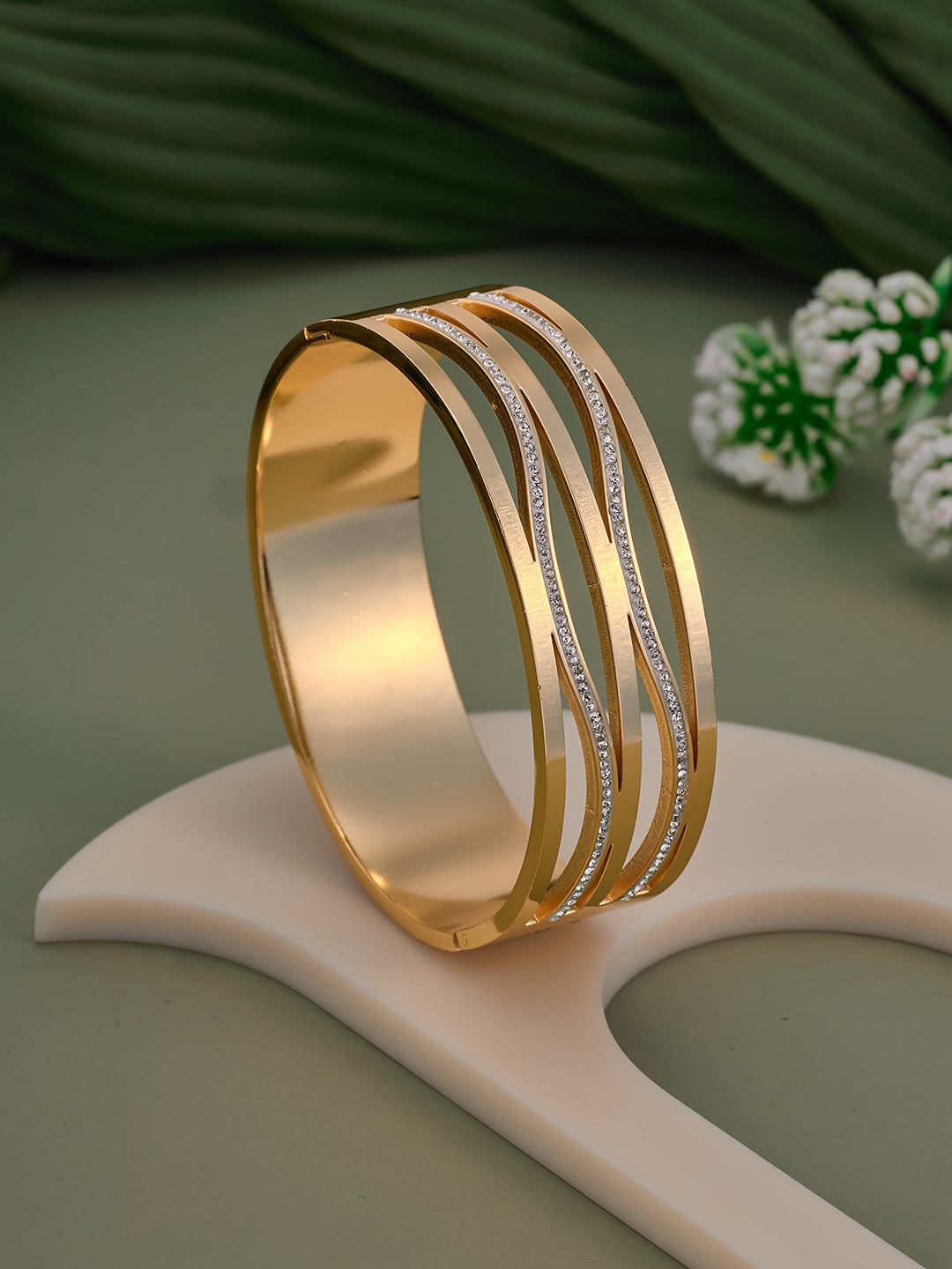 Zelira Flow Women’s Bracelet