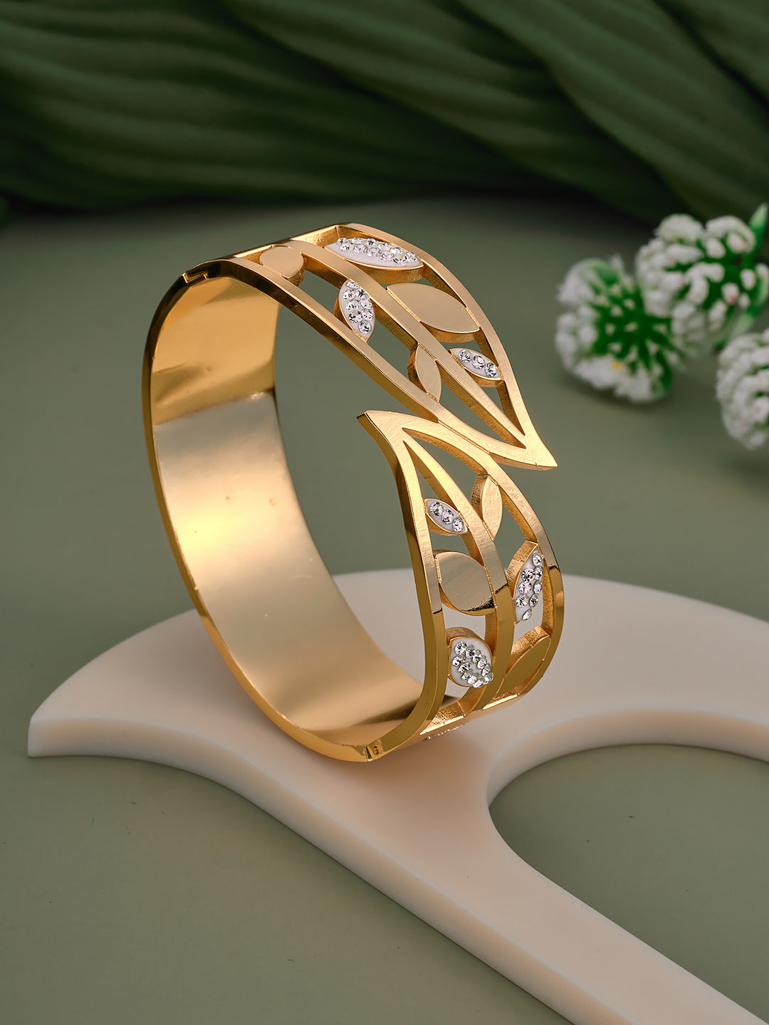 Mysha Leaf Women’s Bracelet