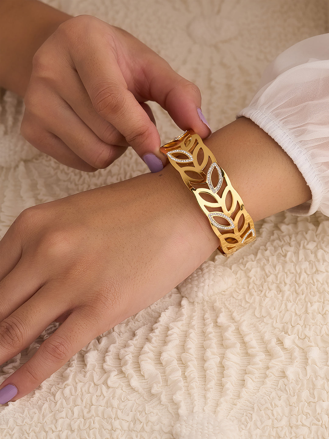 Arika Vine Women’s Bracelet