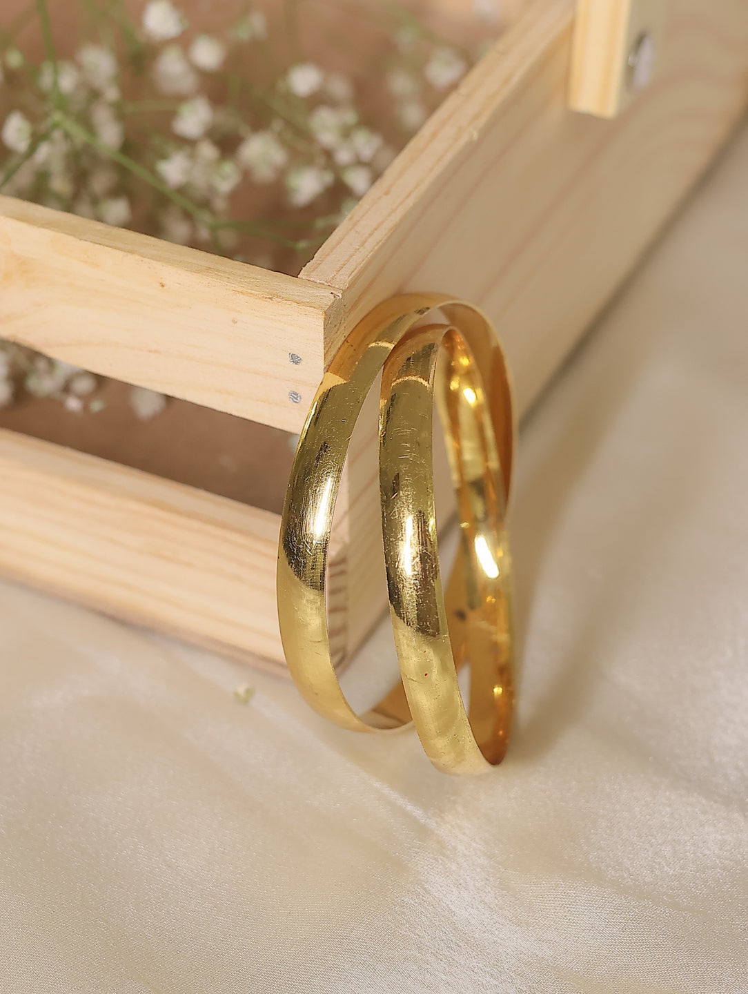 Aarvi Bangles (Set of 2)