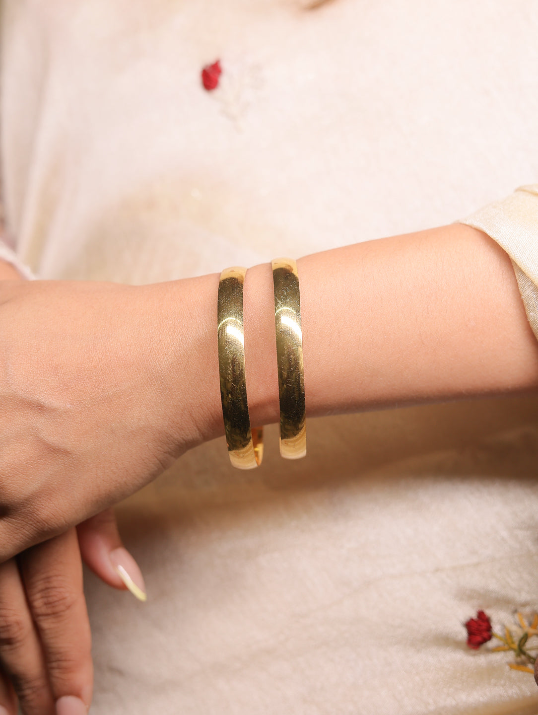 Aarvi Bangles (Set of 2)